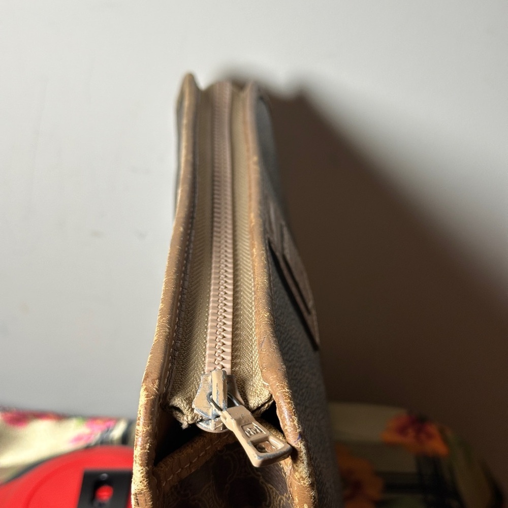 Vintage Celine clutch. - Picture 10 of 13